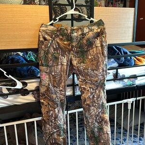 Women’s camo hunting pants